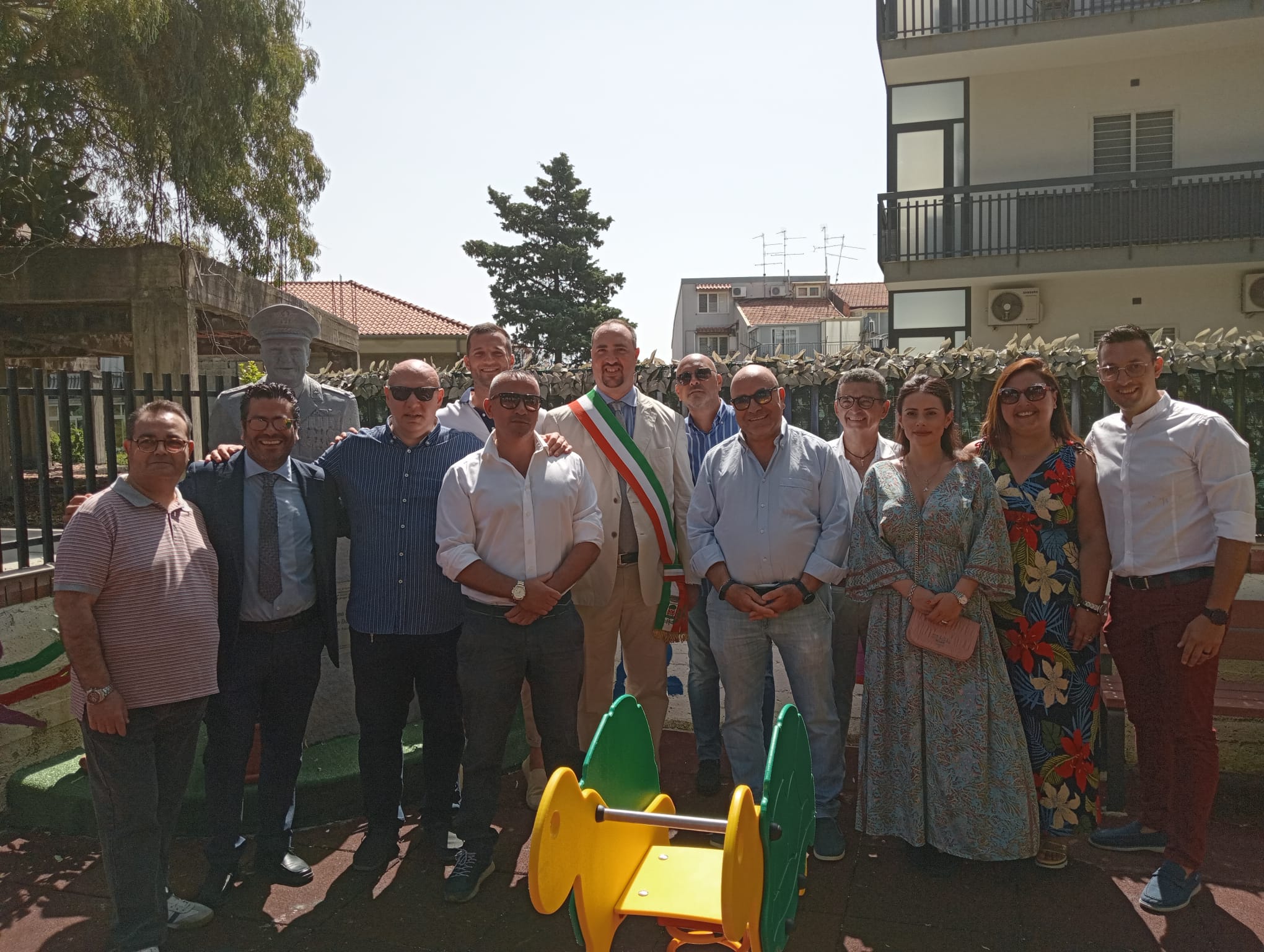 A gravina inaugurazione di una nuova area a verde e del busto artistico dedicato al gen. c. a. dalla chiesa 