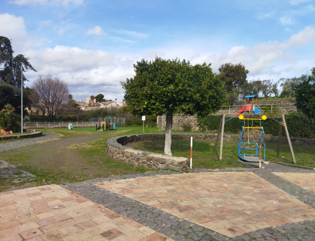 Lavori di riqualificazione al Parco Borsellino, presto nuovi giochi per bambini e un campo da minibasket
