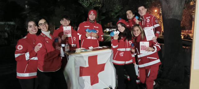 Gazebo informativo della Croce Rossa a Gravina venerdì 1° dicembre sera 
